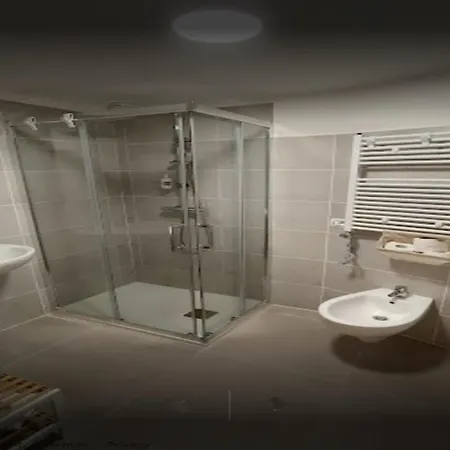 Vica 3* باري
